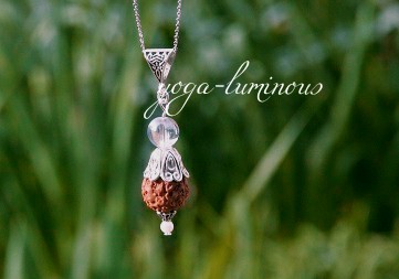 クリスタル・カーム・アムレット